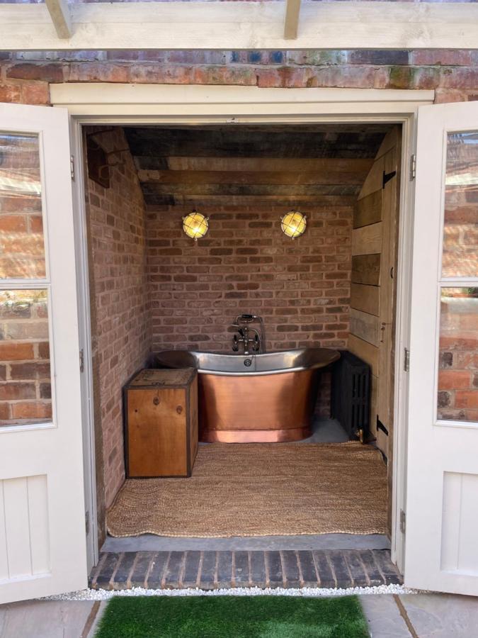 The Walled Garden At Cheshire Boutique Bathhouse Nantwich Extérieur photo