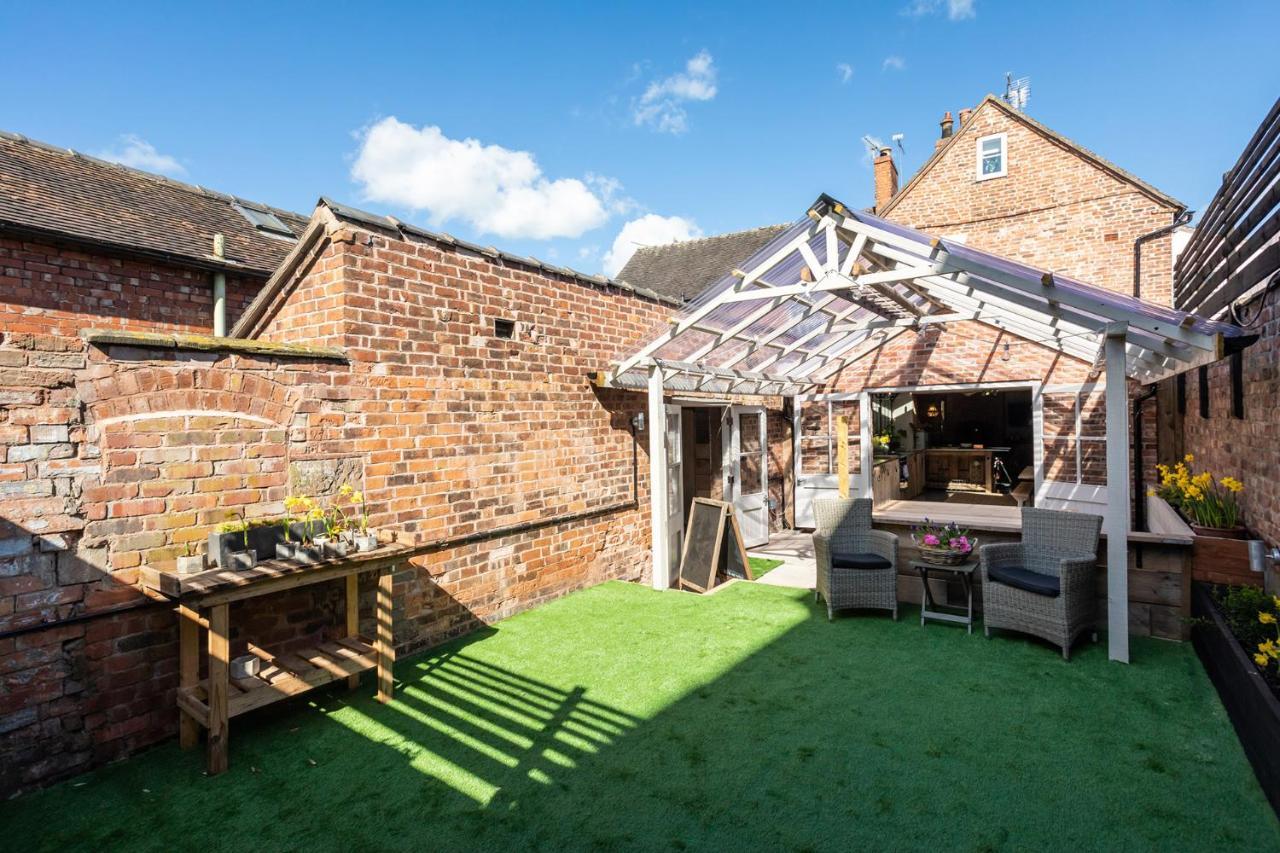 The Walled Garden At Cheshire Boutique Bathhouse Nantwich Extérieur photo