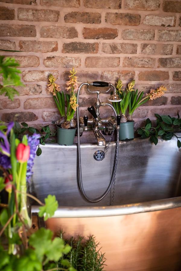The Walled Garden At Cheshire Boutique Bathhouse Nantwich Extérieur photo