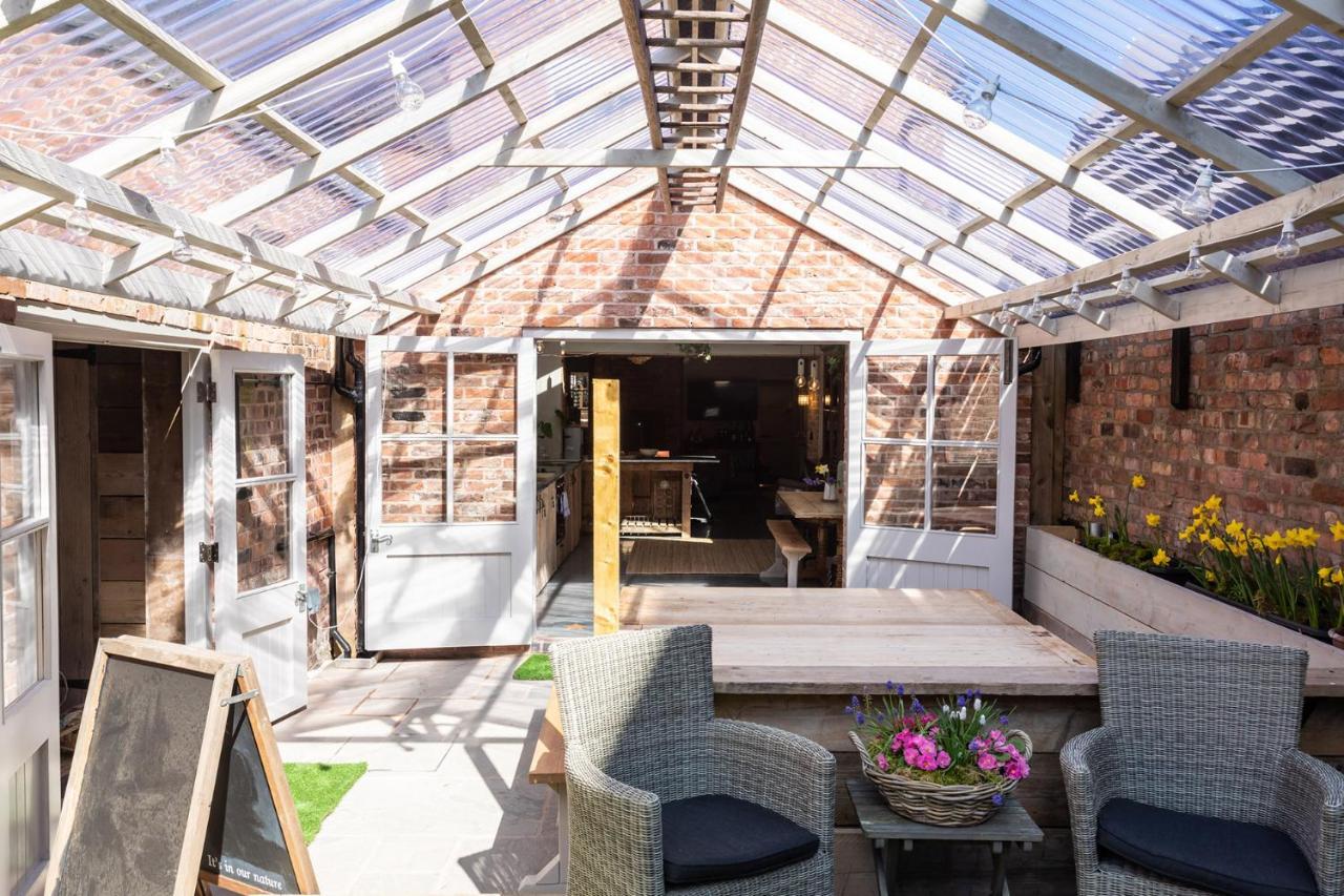 The Walled Garden At Cheshire Boutique Bathhouse Nantwich Extérieur photo