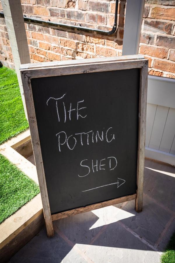 The Walled Garden At Cheshire Boutique Bathhouse Nantwich Extérieur photo