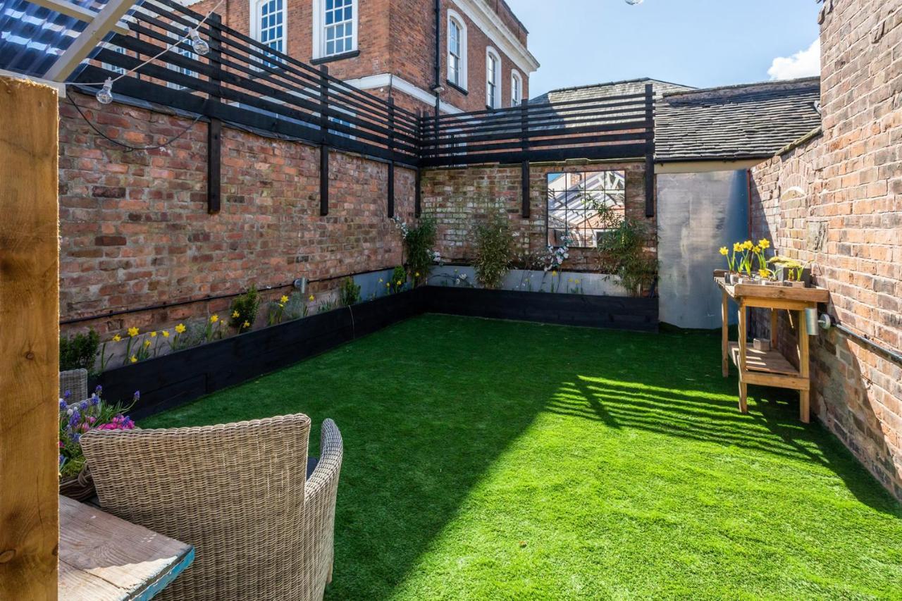 The Walled Garden At Cheshire Boutique Bathhouse Nantwich Extérieur photo