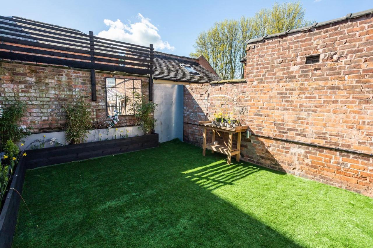 The Walled Garden At Cheshire Boutique Bathhouse Nantwich Extérieur photo